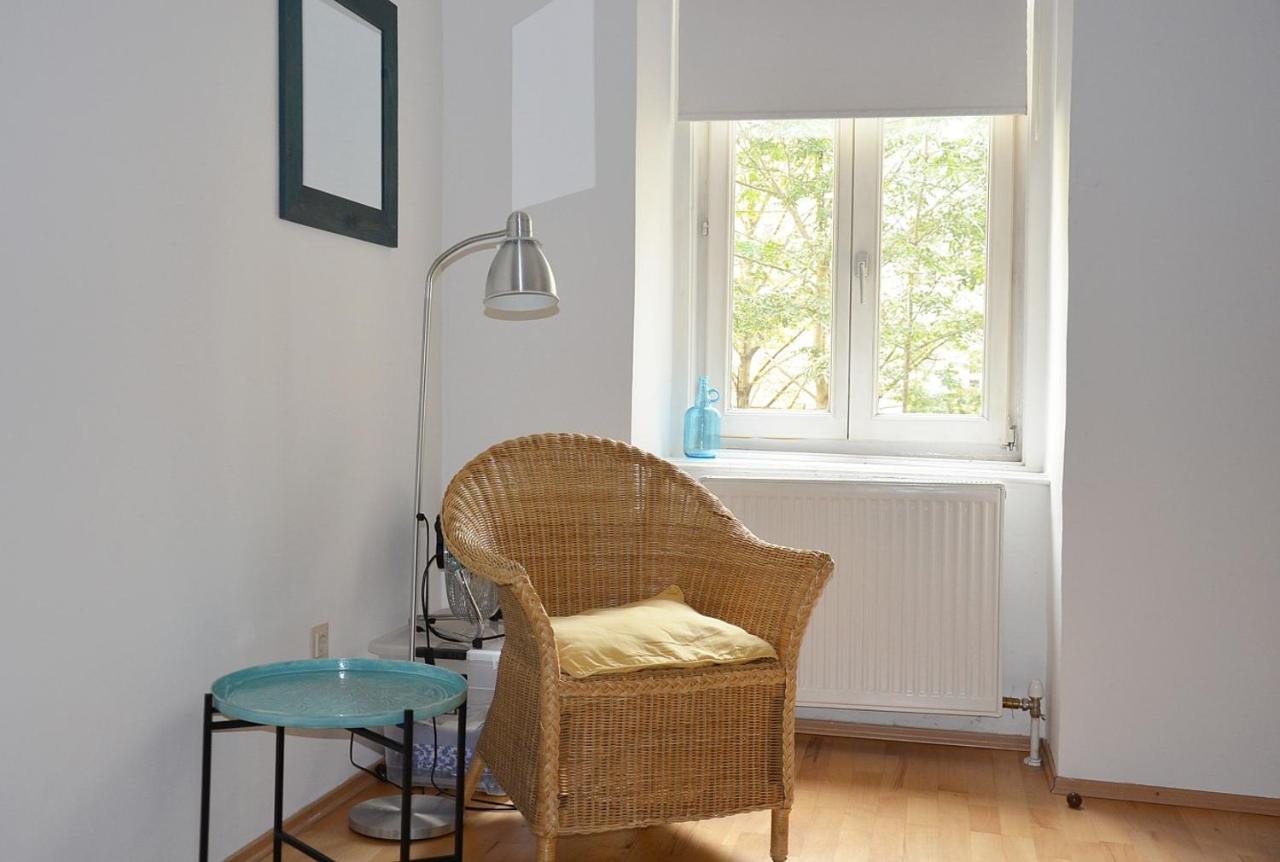1090 Apartament *