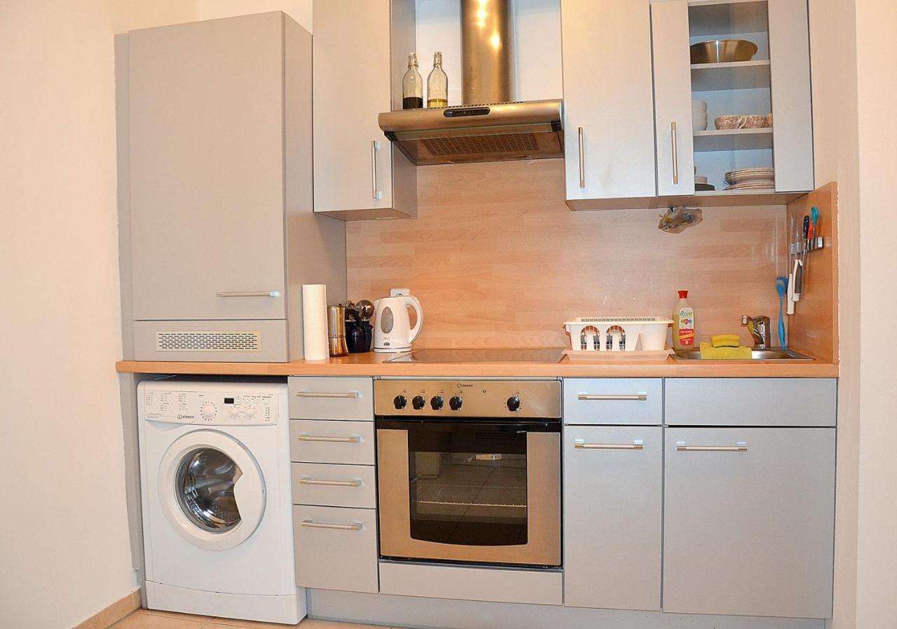 1090 Apartament *