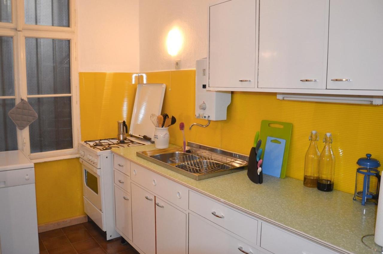 1090 Apartament