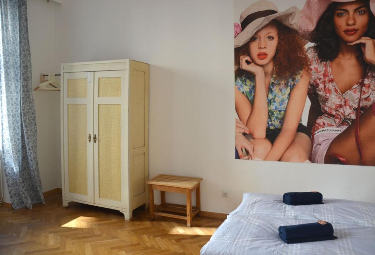 Apartament 1090 *