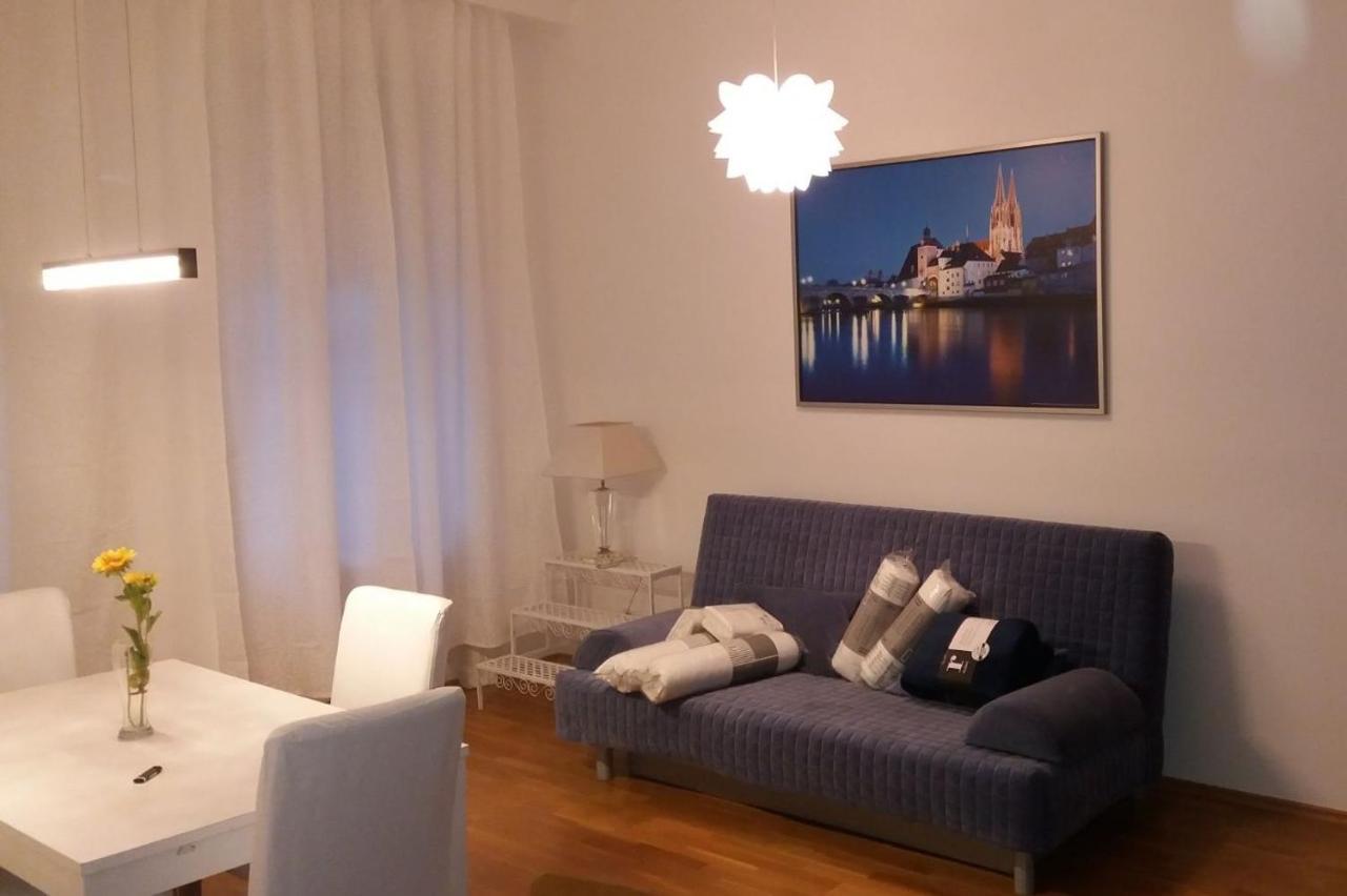 1090 Apartament *