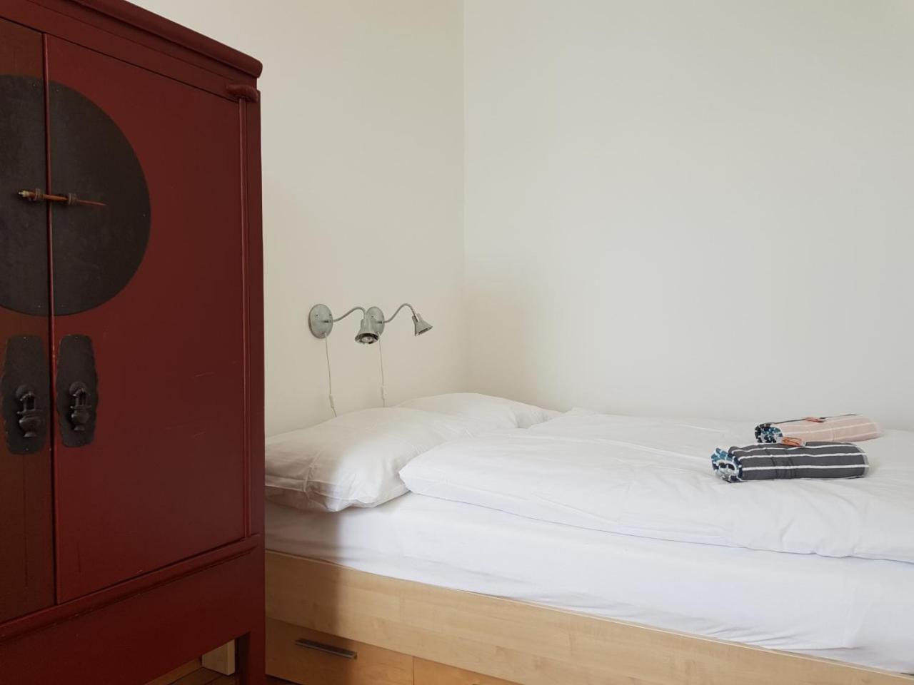 1090 Apartament *