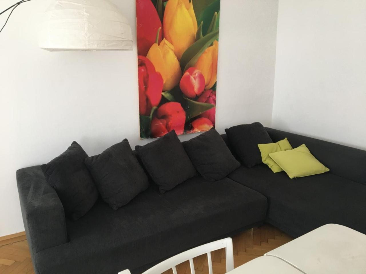 1090 Apartament *
