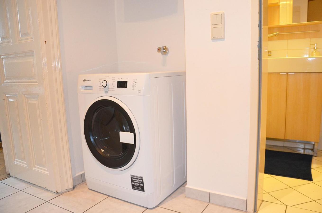 1090 Apartament *