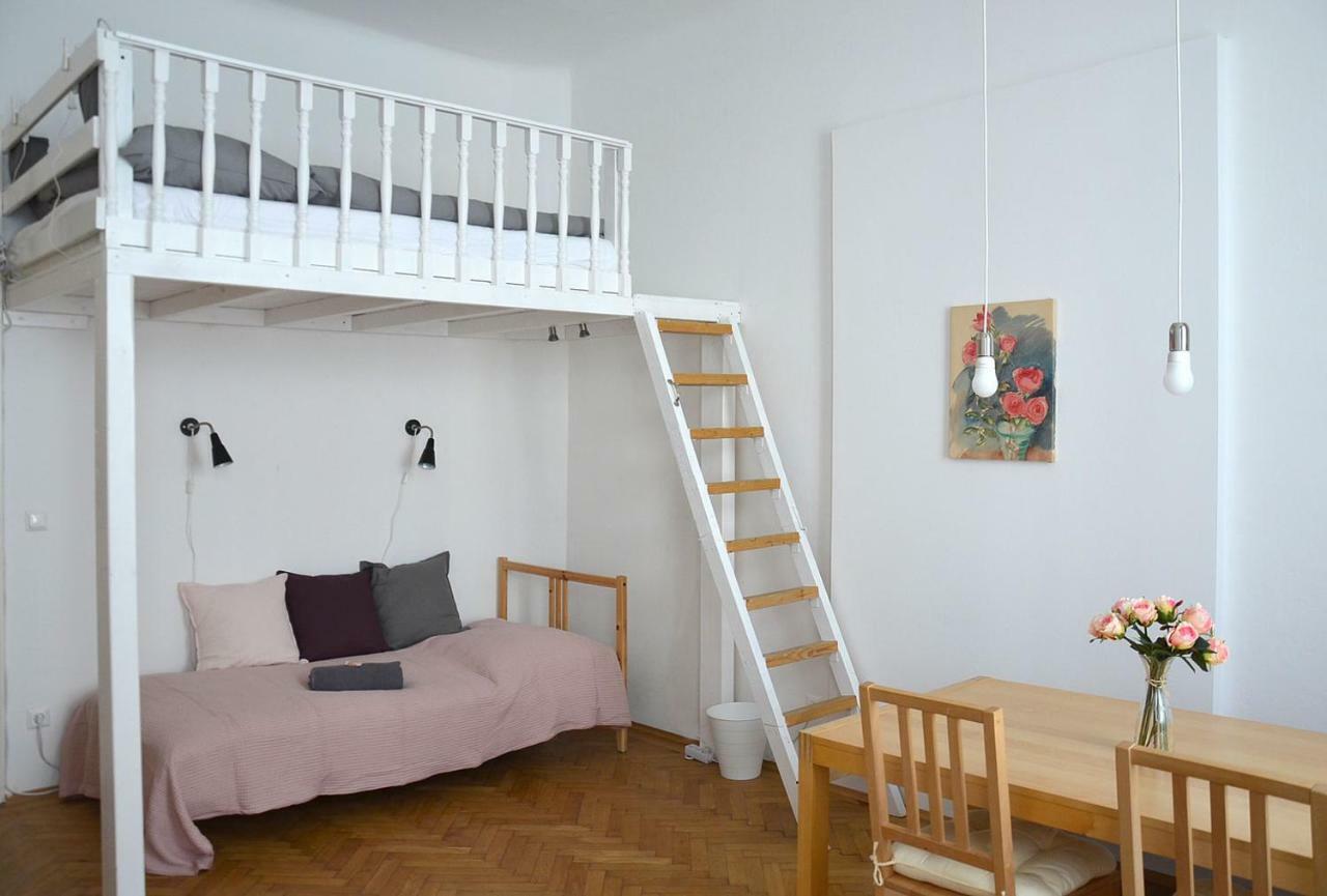 1090 Apartament