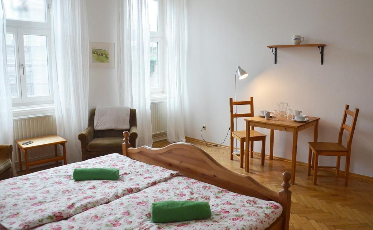 1090 * Vienne